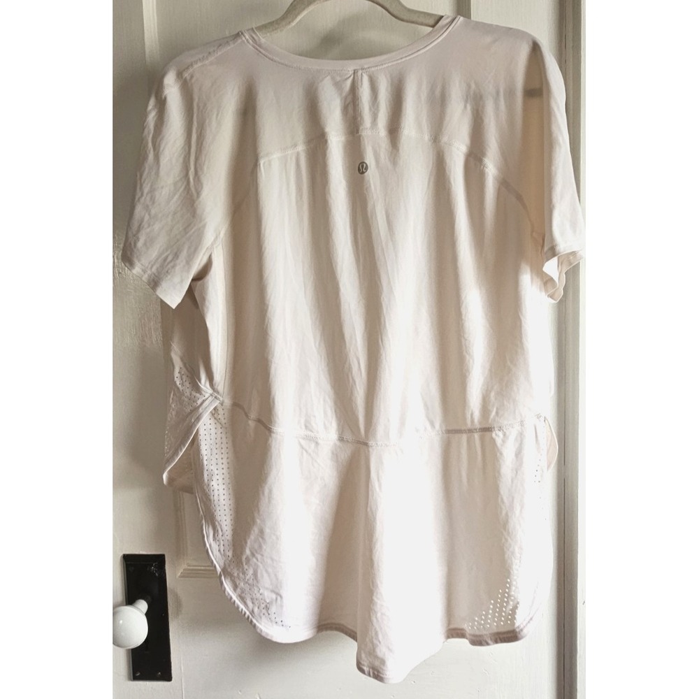 Lululemon woman off white short sleeve high side slits top sz 10 laser cut hem - Picture 2 of 6